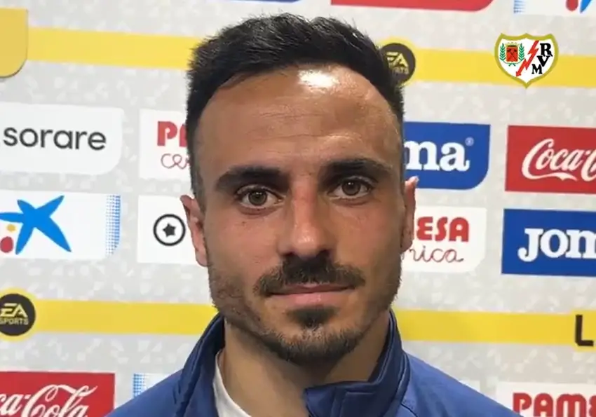 Alvaro en zona mixta del Estadio La Cerámica de Villarreal