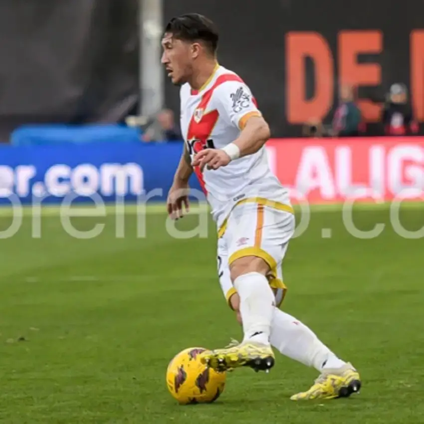 Pacha Espino, autor de un golazo en el Racing de Ferrol - Rayo Vallecano