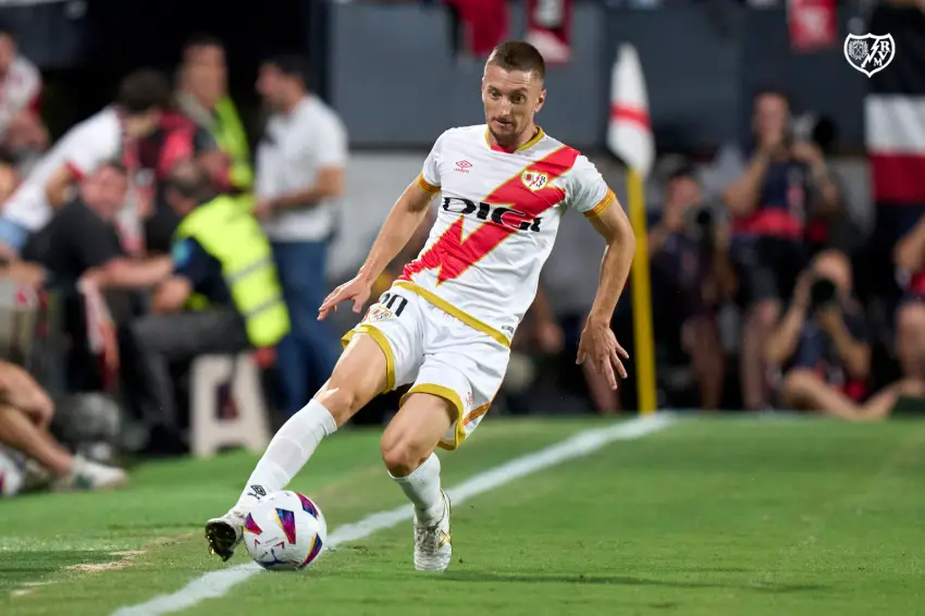 Iván Balliu, en el Rayo Vallecano - Atlético de Madrid