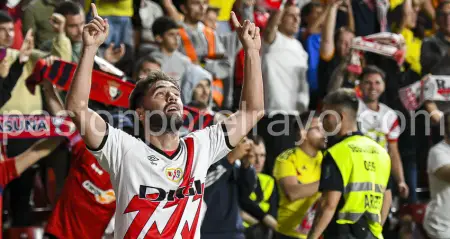 Unai López celebra su gol a Osasuna