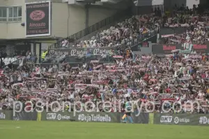 Afición del Rayo en el estadio de Vallecas