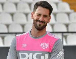 Batalla, en el primer entrenamiento del Rayo Vallecano