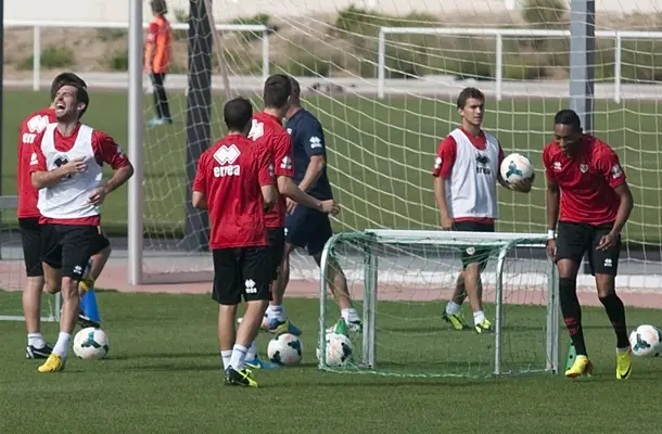 El Rayo viaja a Málaga con Embarba pero sin Cueva