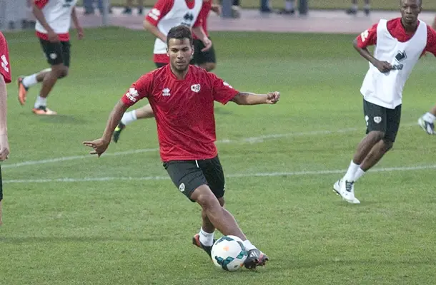 El Rayo se emplea a fondo para derrotar a su filial