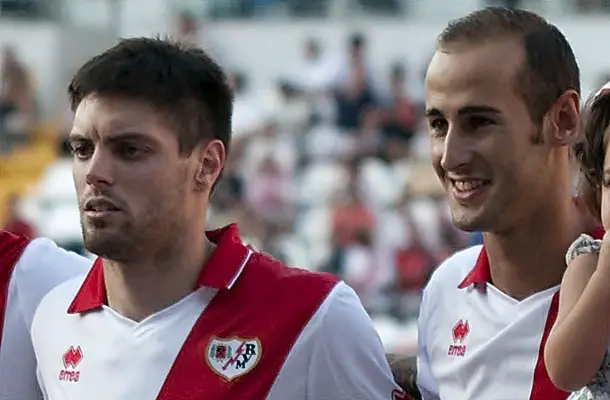 Los problemas del Rayo en el centro de la defensa