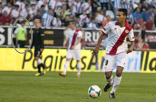 Estrada recogió en el acta que el Rayo retiró a los recogepelotas