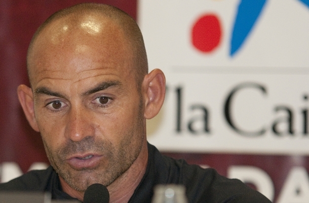 Jémez ‘castiga’ públicamente a Viera y Gálvez