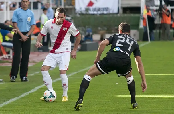 El Rayo derrota a la Real y descarga su ansiedad