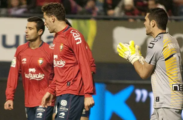 Osasuna perdió en Sevilla y queda en puestos de descenso