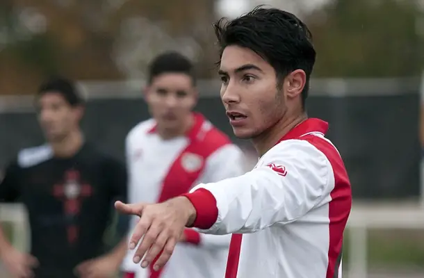 Mario espera su gran oportunidad con el primer equipo