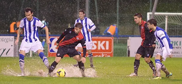 El aguacero de Azpeitia marcó el homenaje a Labaka