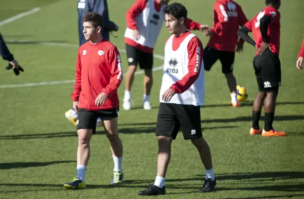 Mario aparece por primera vez en una convocatoria a la que vuelven Galeano y Adrián