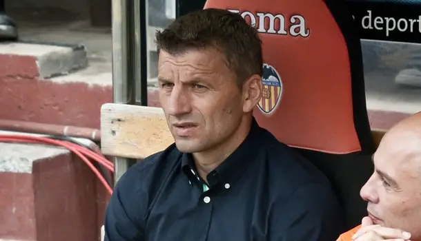 El Valencia destituye a Miroslav Djukic