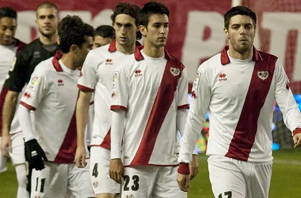 Longo entra en una lista de diecinueve a la que se añaden Zé Castro y Adrián