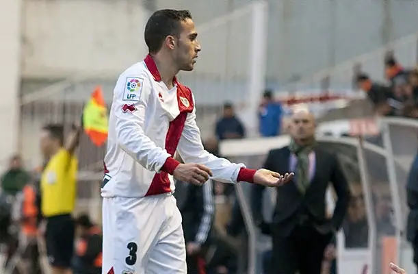 Nacho no jugará ante el Barcelona por sanción