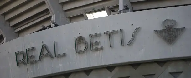 El Betis se suma a Valencia y Rayo y protesta por el cambio de horario