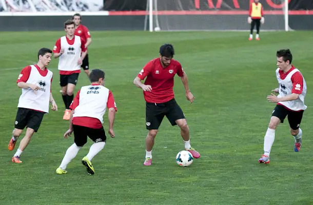 Los juveniles exigen al máximo al primer equipo