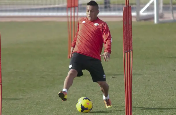 El peruano Cueva pasa al filial hasta final de temporada