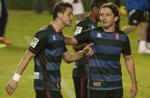 El Granada derrota al Barcelona y encarece la salvación