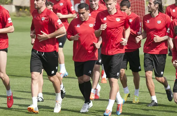 Jémez destaca la profesionalidad de Castillo pero sigue sin darle opciones