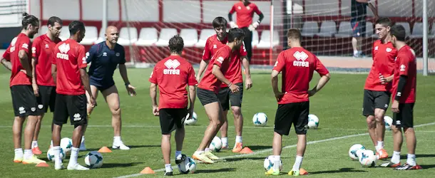 Sin convocatoria hasta instantes antes del partido ante el Athletic