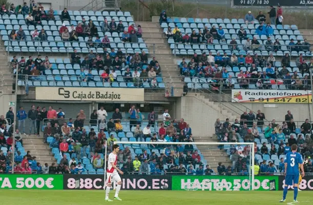 El Getafe hace un llamamiento a la «Marea Azul» para que acuda a Vallecas