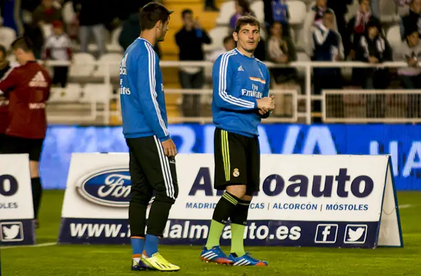 El Real Madrid se aleja del título ante un renacido Pucela