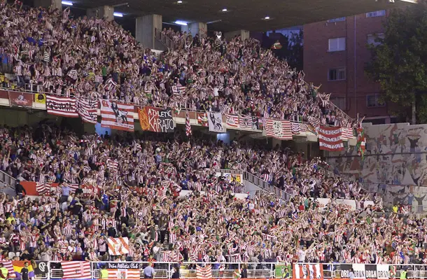 La afición del Athletic ‘tomó’ el Estadio de Vallecas