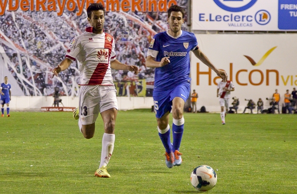 El Athletic entra en Europa por la puerta grande de Vallecas
