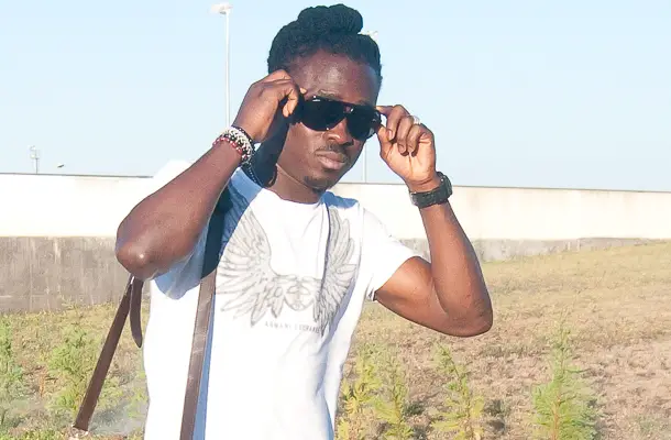 Boateng sale del Rayo y firma por la S.D. Eibar