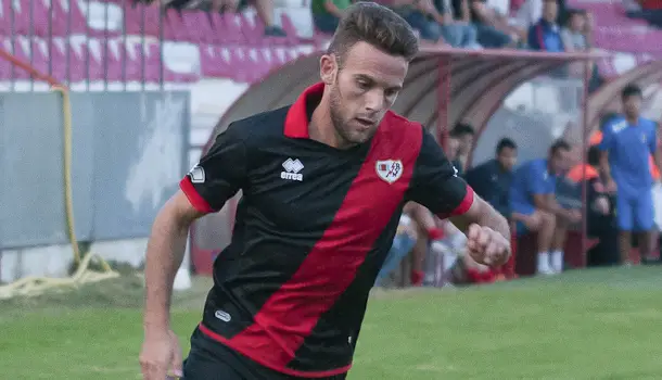 El Rayo se arma desde atrás