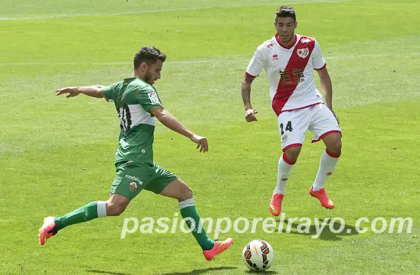 Insúa, Pozuelo y Alex Moreno debutaron en competición oficial