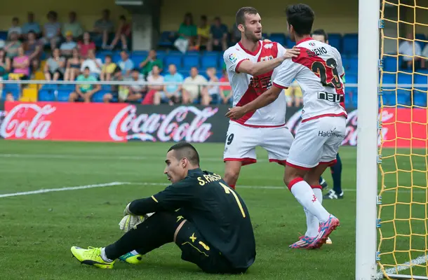 Alberto Bueno continúa su idilio con el gol