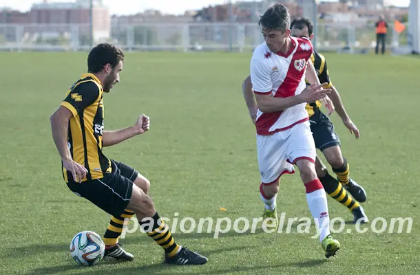 El líder hincó la rodilla en Vallecas