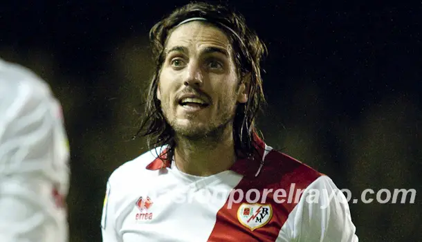 El peligro de Larrivey se asoma a Vallecas