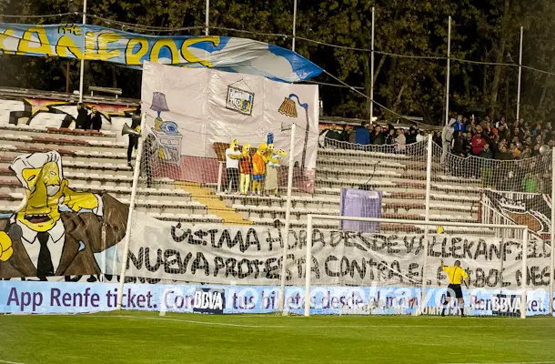 Las aficiones de Rayo y Eibar se unieron contra los horarios