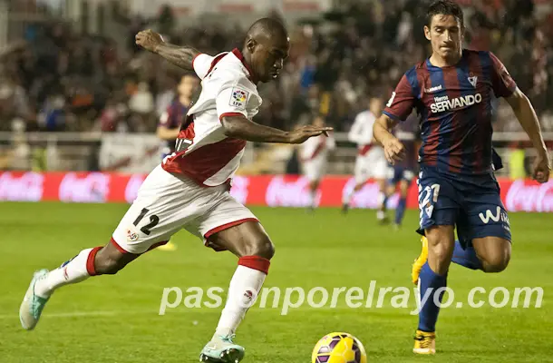 El Rayo rema para terminar ahogándose en la orilla del Eibar