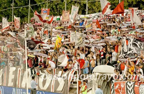 Vallecas entonará el himno del Rayo en el minuto 24 de la segunda parte