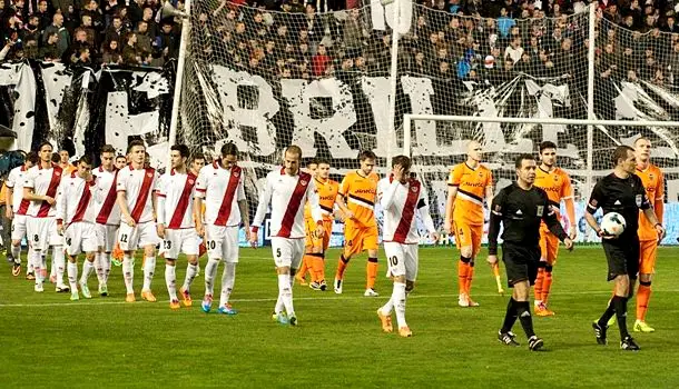 Jémez invita al joven Clavería a una ronda