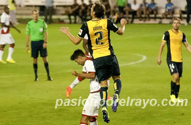 Godín no jugará ante el Rayo por sanción
