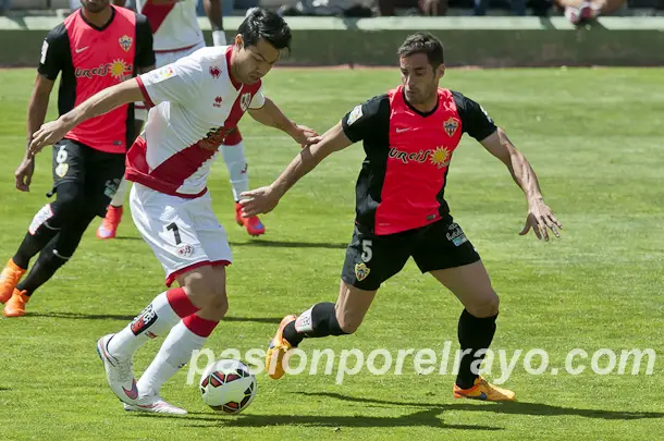 Amaya y Miku desactivaron al Almería en una mañana sin brillo