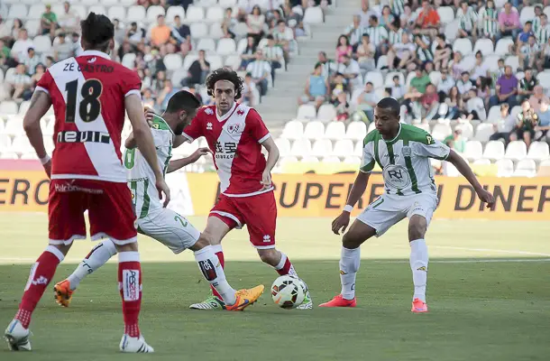 El Rayo gana en Córdoba y buscará el sobresaliente en su examen final