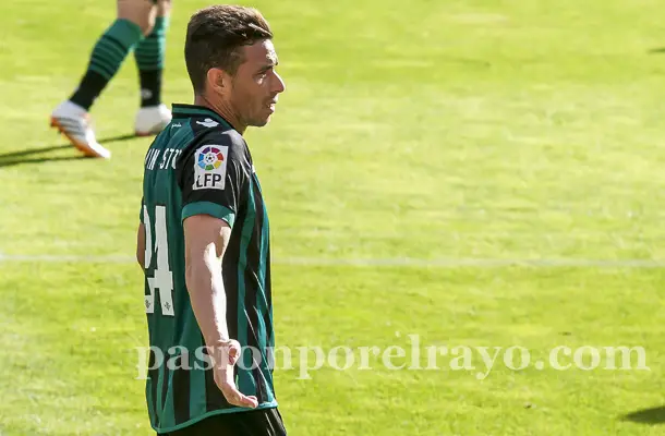 Adán y Rubén Castro lideran la remontada del Betis en Gijón