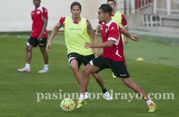 Zé Castro volvió a entrenar con el grupo en la sesión del estadio