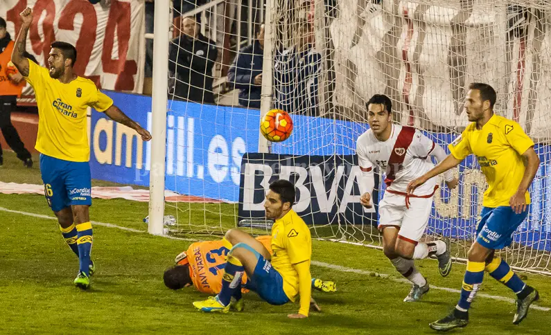 ecc9c9cfe53f400905fd24a5a8d73668