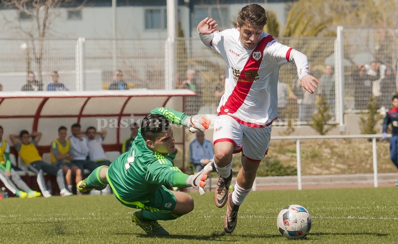 El Juvenil, perjudicado por el arbitraje, empata con el Real Madrid