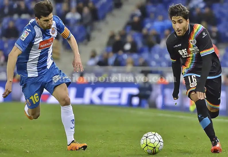 Ozbiliz debutó como jugador del Rayo