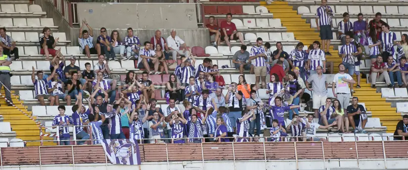 La afición del Valladolid denuncia «trato vejatorio y amenazas» en Vallecas