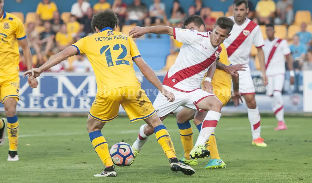 El Rayo se lleva el Puchero pese a su poco fútbol