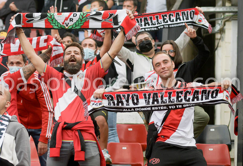 Equipo y afición en busca de un mismo objetivo 15 rayo vallecano aficion2